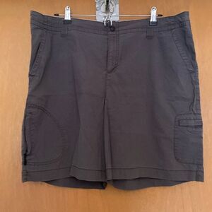Eddie Bauer women cargo shorts size 18 8 inch inseam